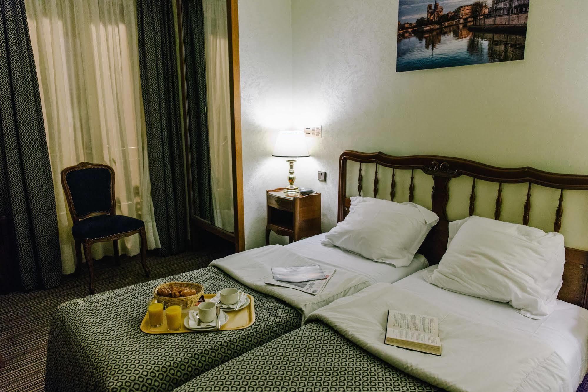 Hotel Saint Christophe Paris Luaran gambar